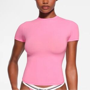 skims fit everybody tee